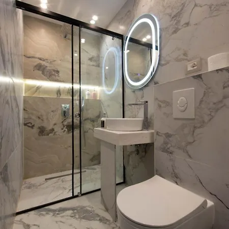 Colosseu Luxury Apartment Tirana